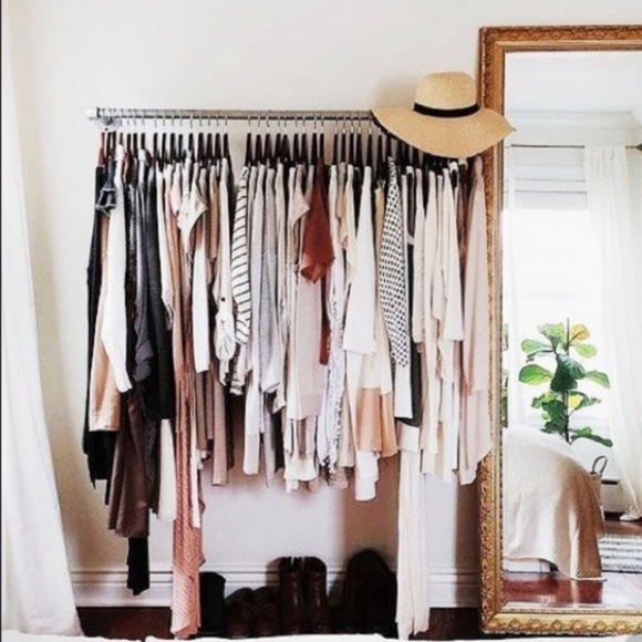 FASHION CLOTHING 5 POUNDS FOR $35 MYSTERY BOX RESELLER BOX LOT OF RANDOM BRAND - Picture 5 of 5